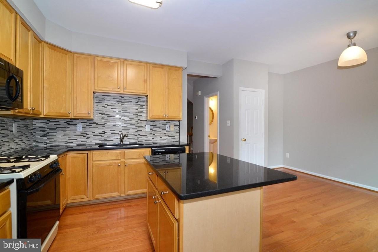 2516 Isham Randolph Dr - Photo 5 of 41