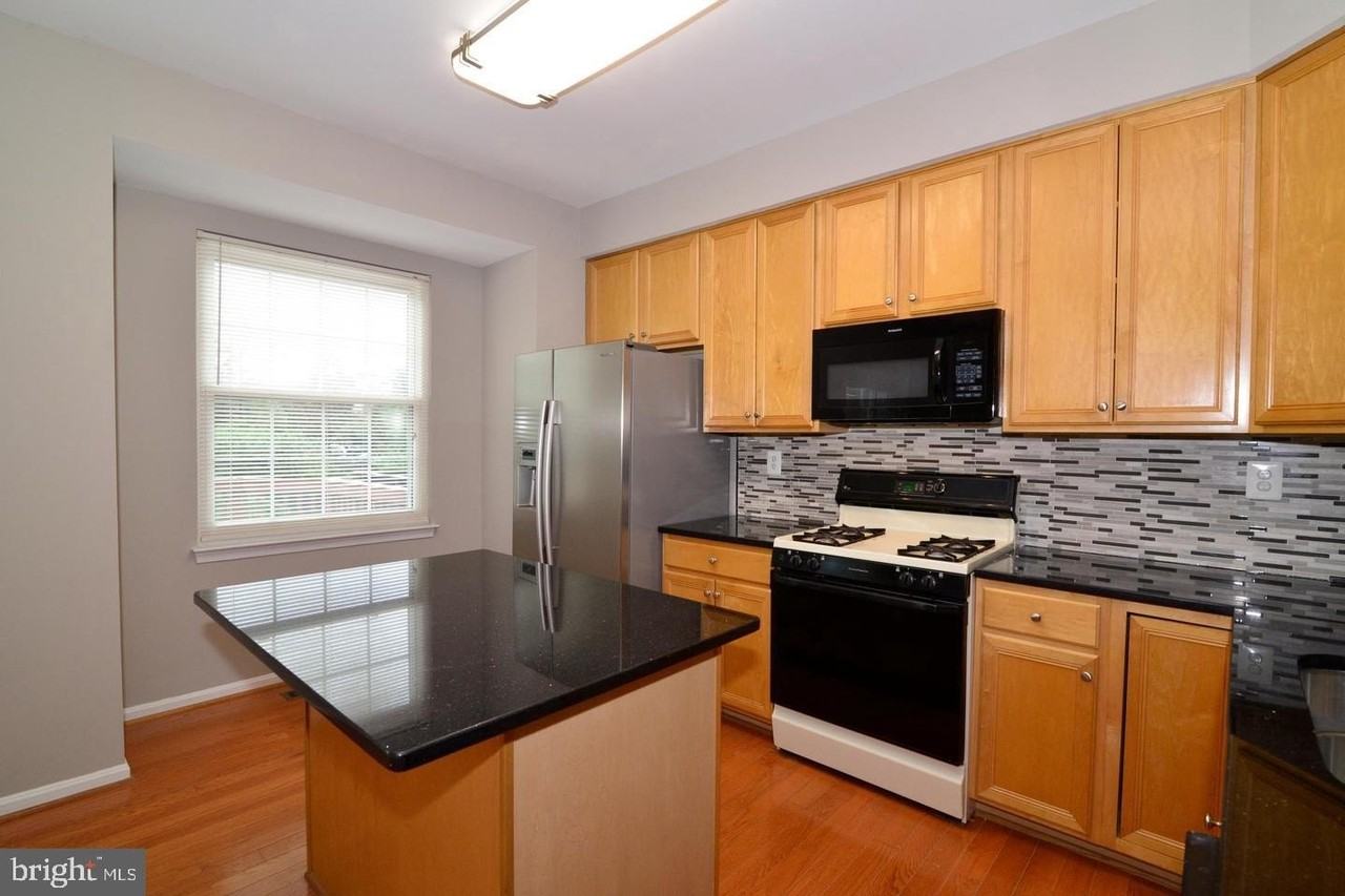 2516 Isham Randolph Dr - Photo 6 of 41