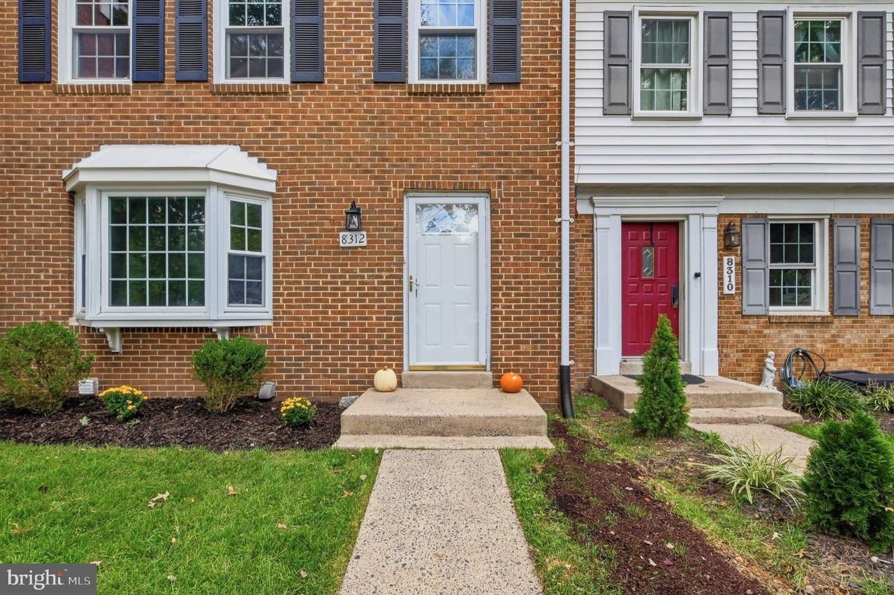 8312 Moline Pl - Photo 4 of 35