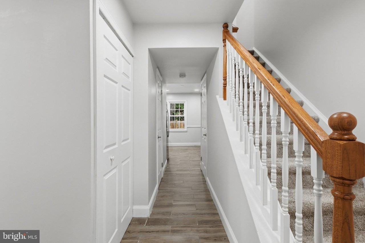8312 Moline Pl - Photo 5 of 35