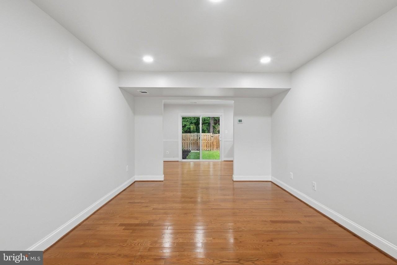 8312 Moline Pl - Photo 6 of 35