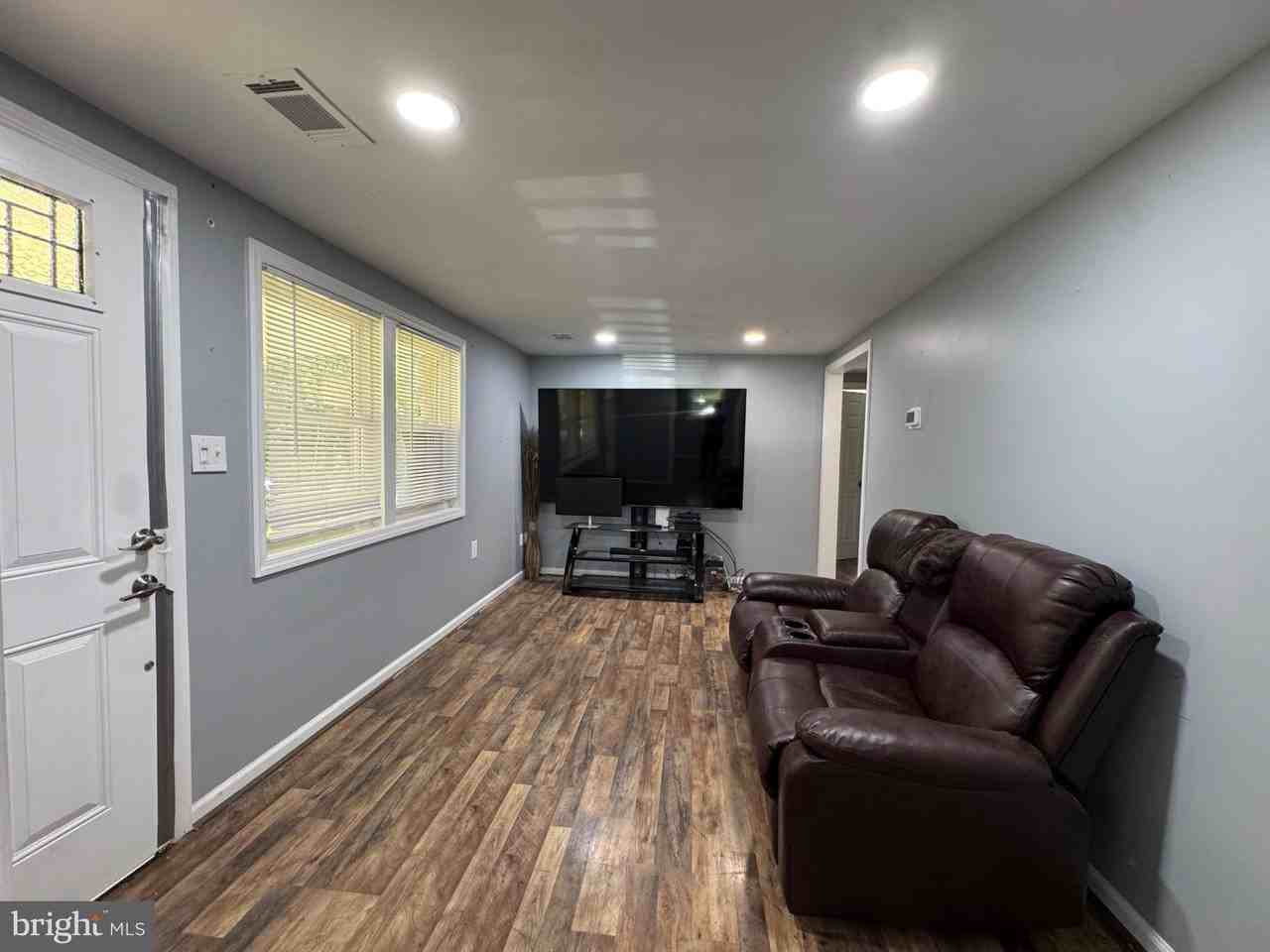 7306 Jacksonville Ave - Photo 4 of 25