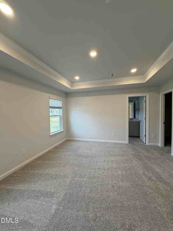 1373 Hasse Ave - Photo 6 of 23
