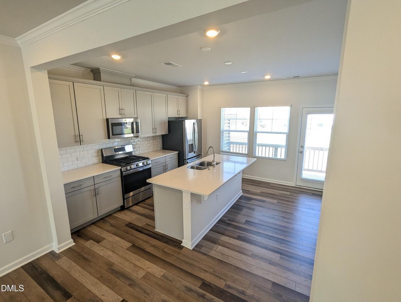 3022 Castle Loch Ln - Photo 4 of 17