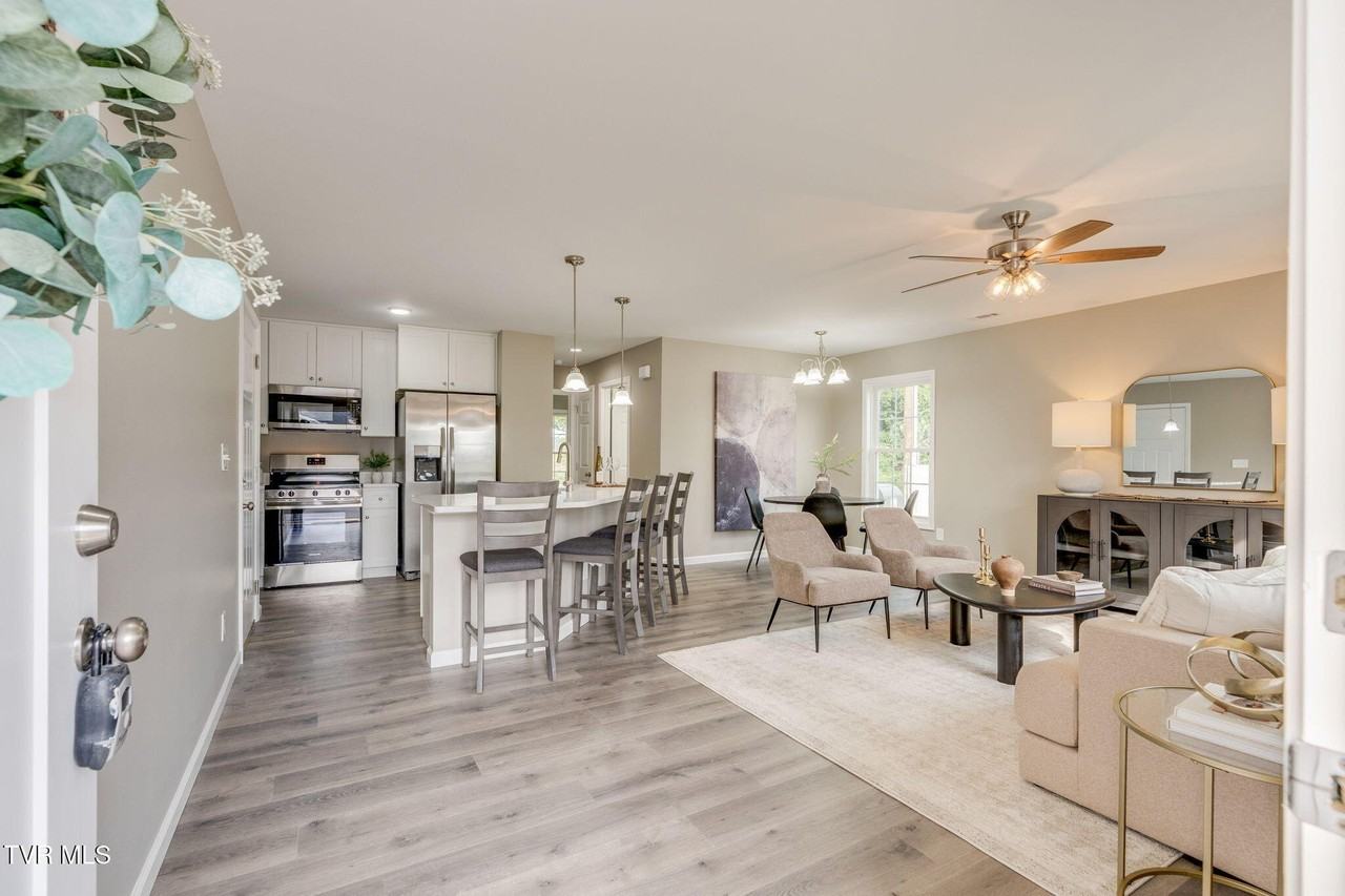 1032 W G St #1032 - Photo 4 of 26