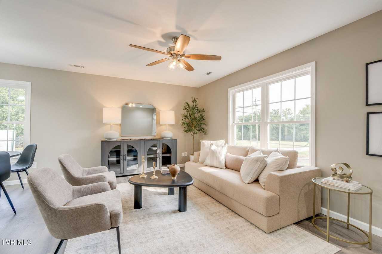 1032 W G St #1032 - Photo 6 of 26