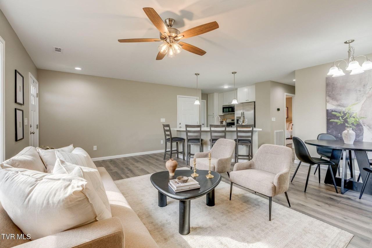 1032 W G St #1032 - Photo 7 of 26