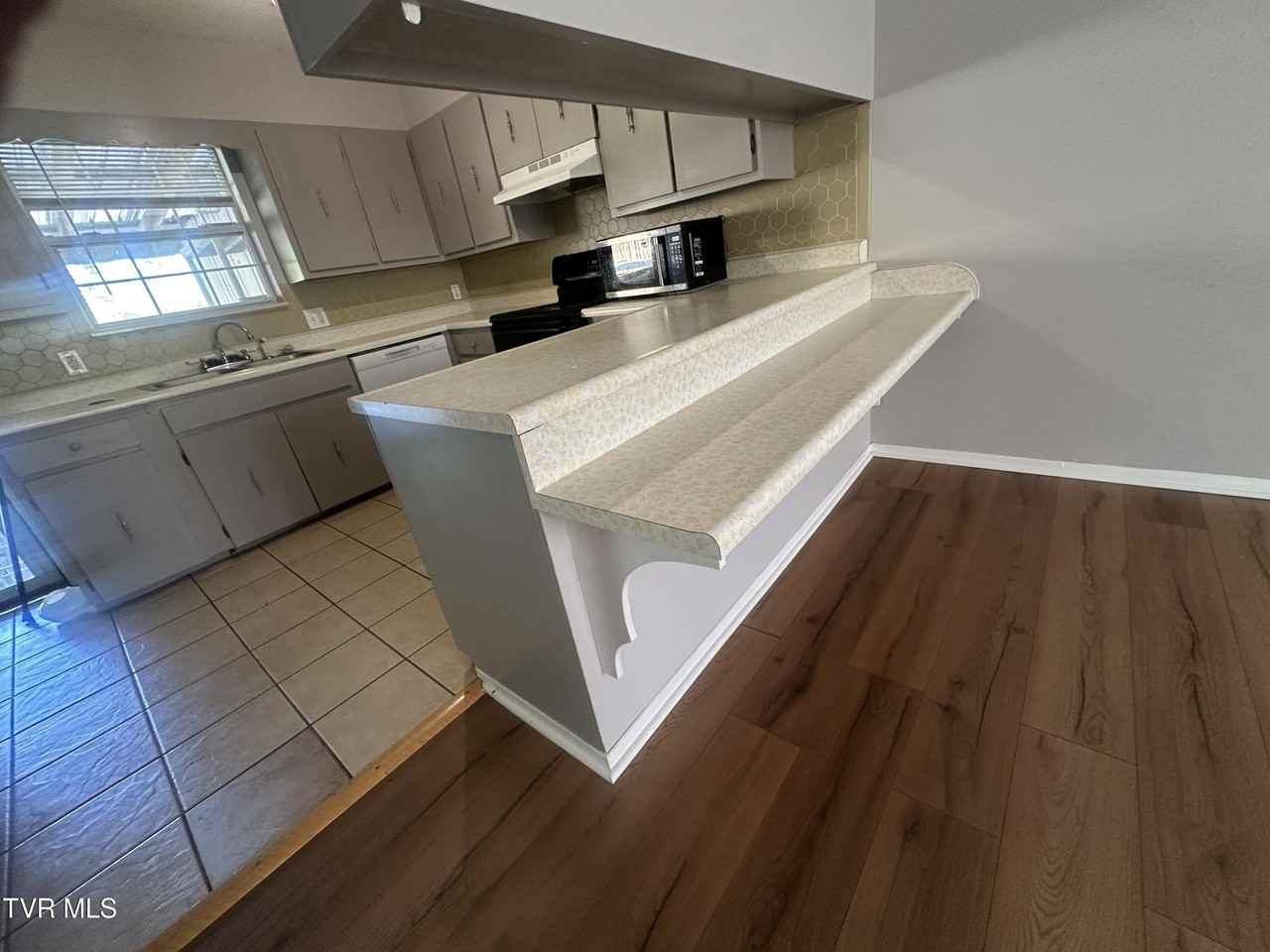 140 Kathy Ave #2 - Photo 4 of 15