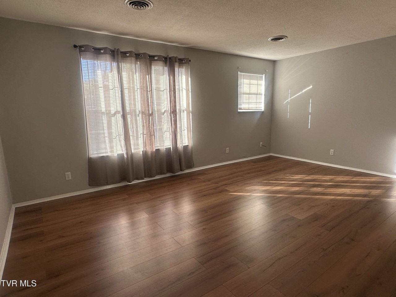 140 Kathy Ave #2 - Photo 7 of 15