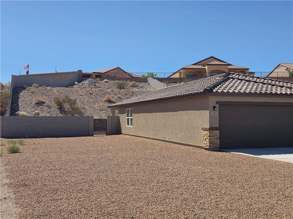 2594 Aaron Pl - Photo 3 of 37