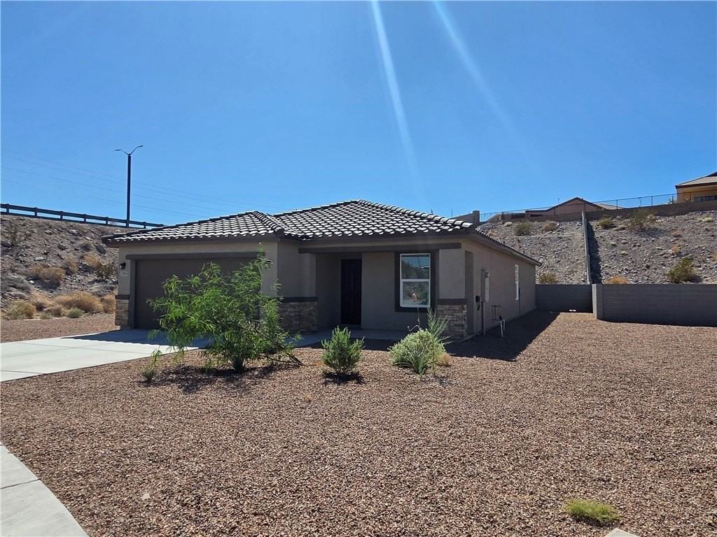 2594 Aaron Pl - Photo 4 of 37