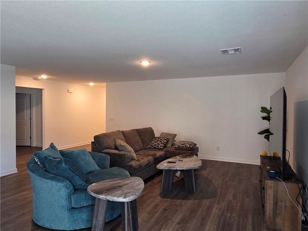 2594 Aaron Pl - Photo 6 of 37