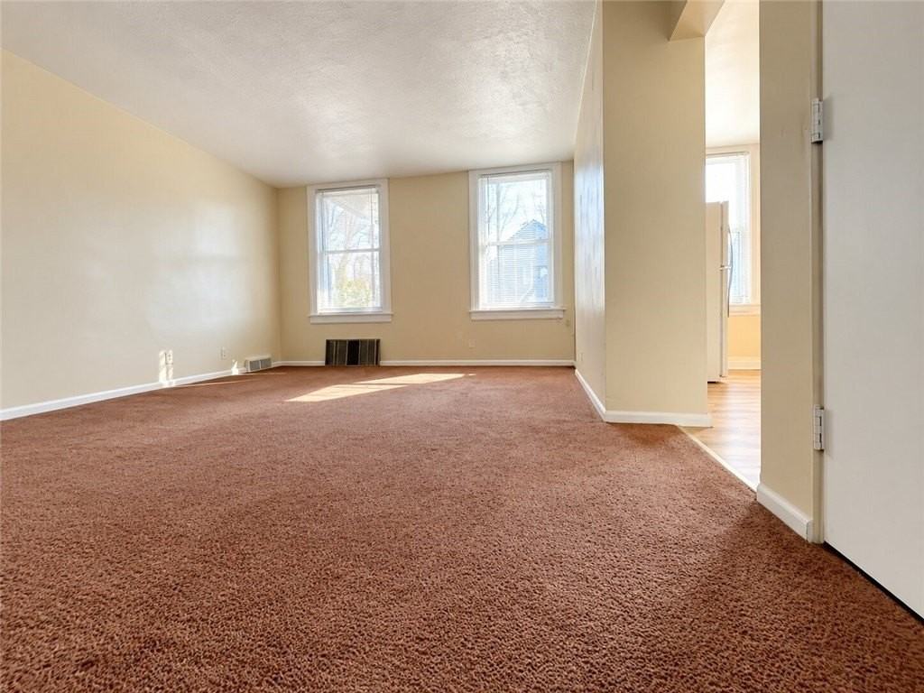 546 Greenfield Ave #2 - Photo 5 of 8