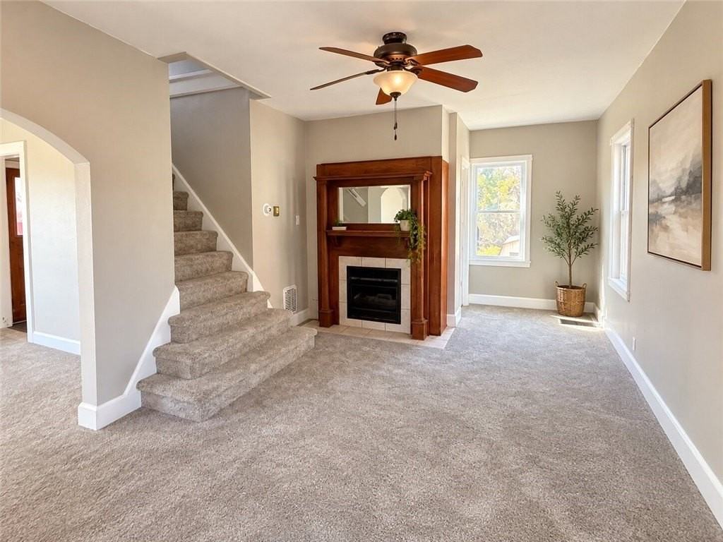 755 Vankirk St - Photo 4 of 9