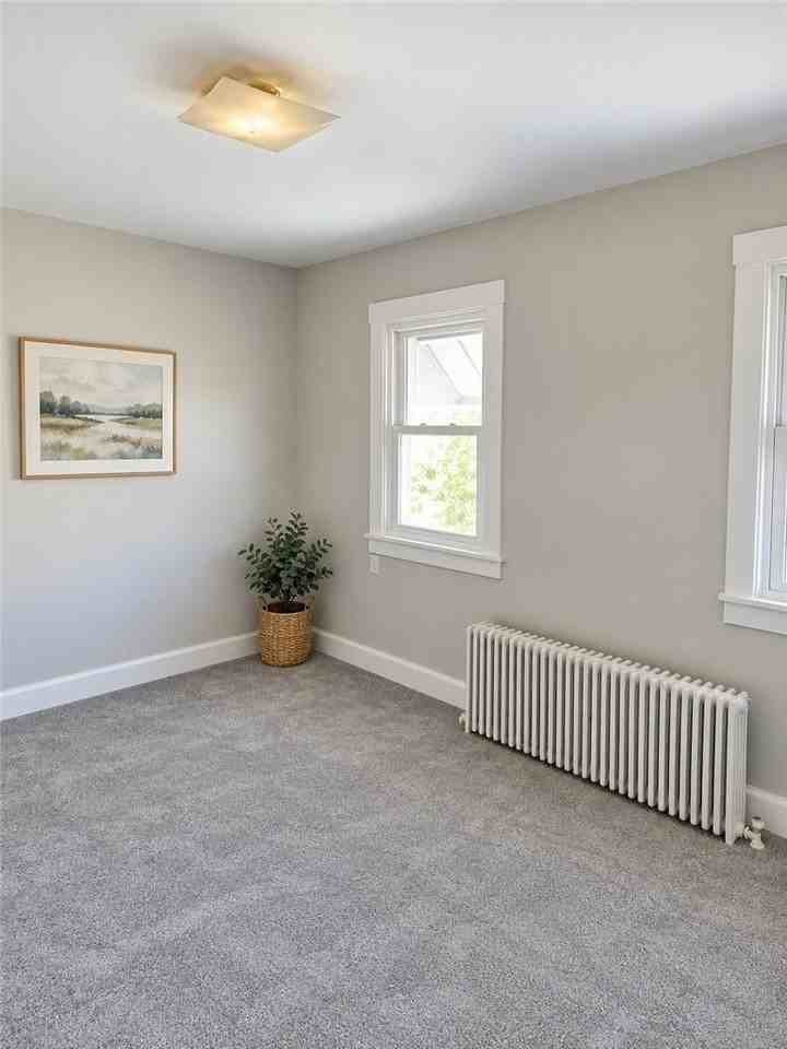 875 Vankirk St - Photo 4 of 15