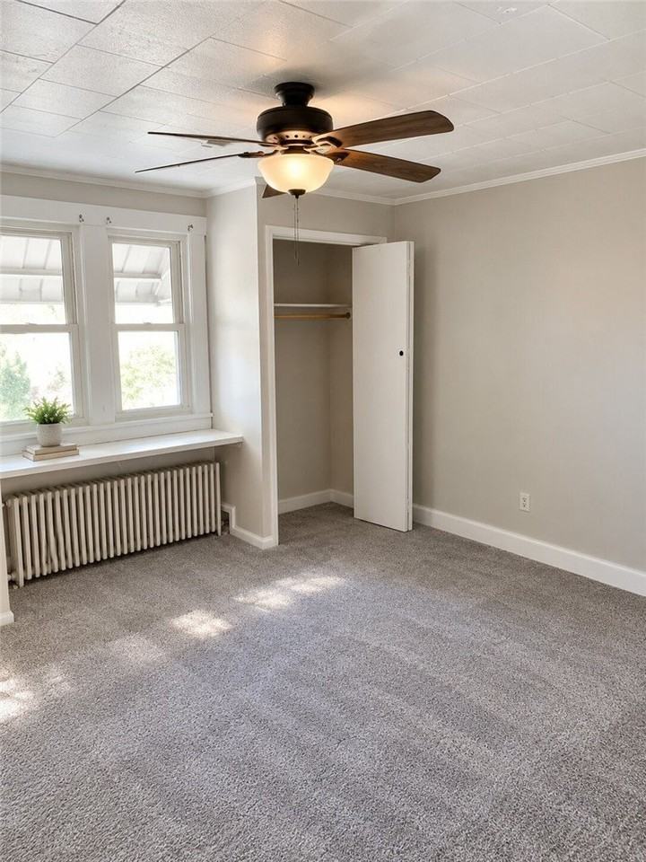 875 Vankirk St - Photo 6 of 15