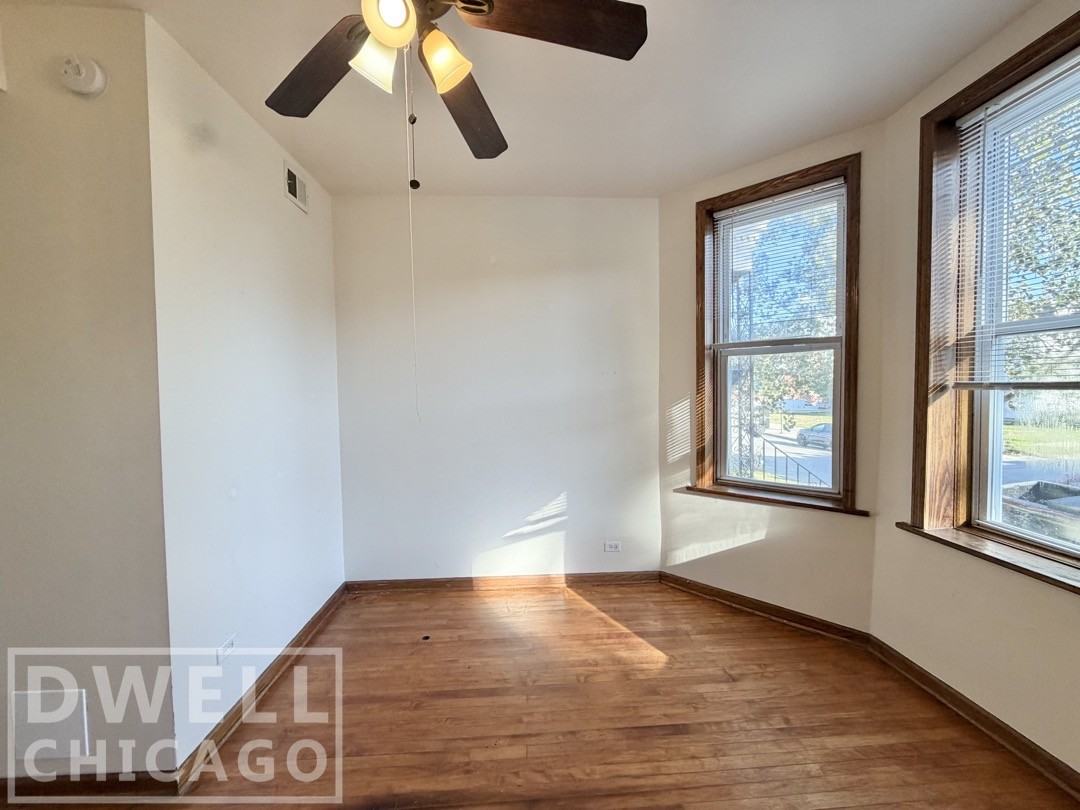 1620 W 38th St #1F - Photo 3 of 18