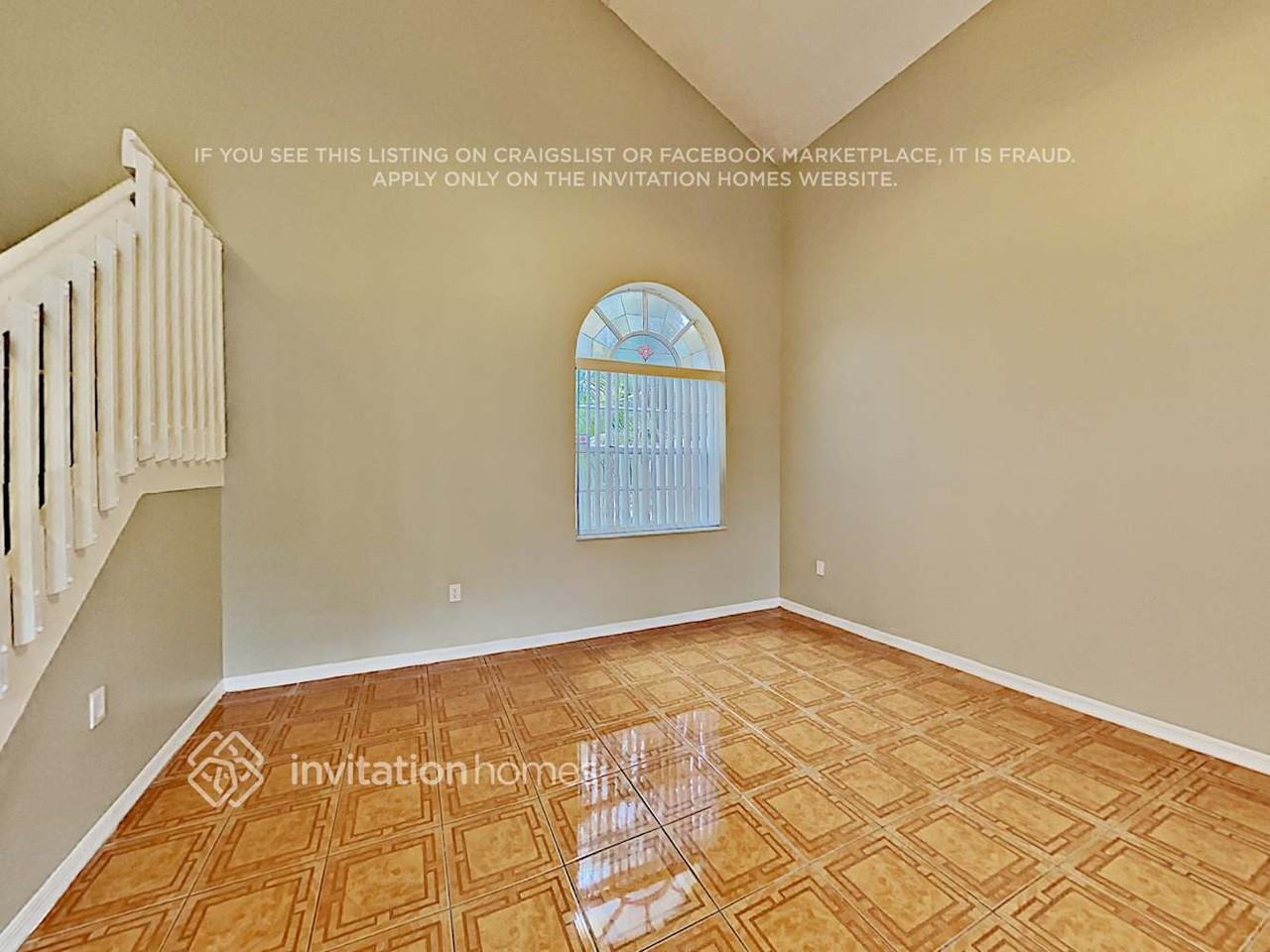 611 Sw 176th Ave - Photo 5 of 18
