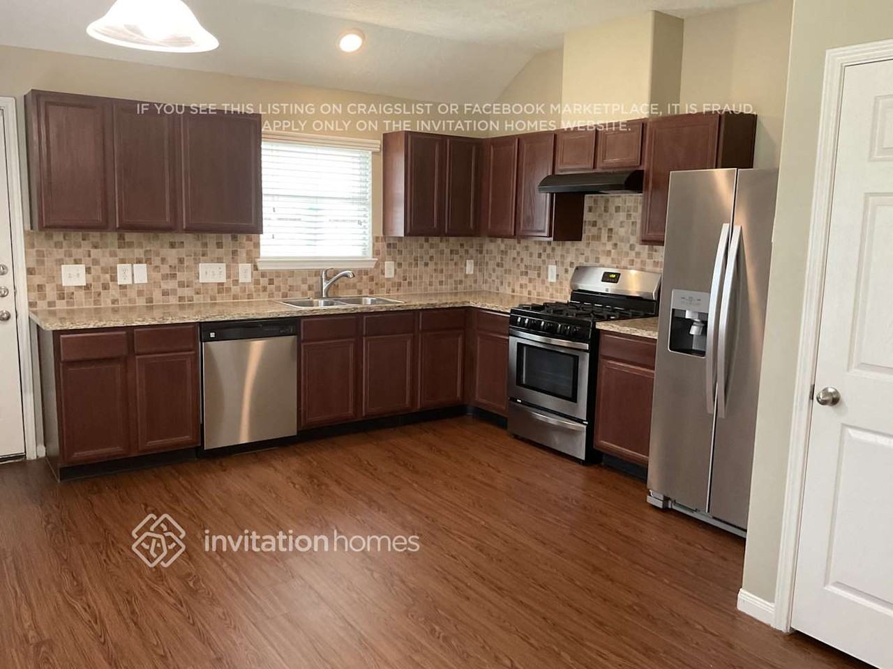 16407 Eton Brook Ln - Photo 3 of 9