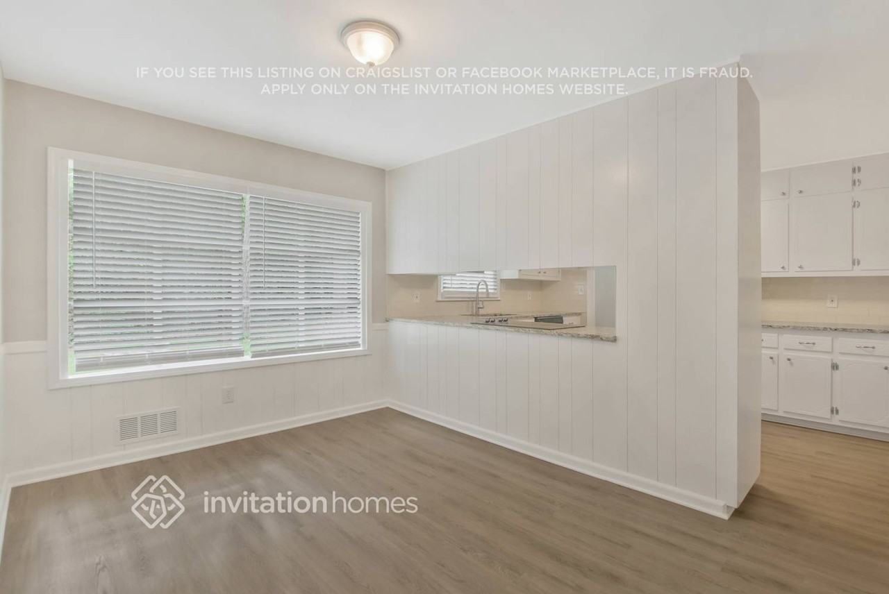 3190 Rockview Dr - Photo 7 of 26
