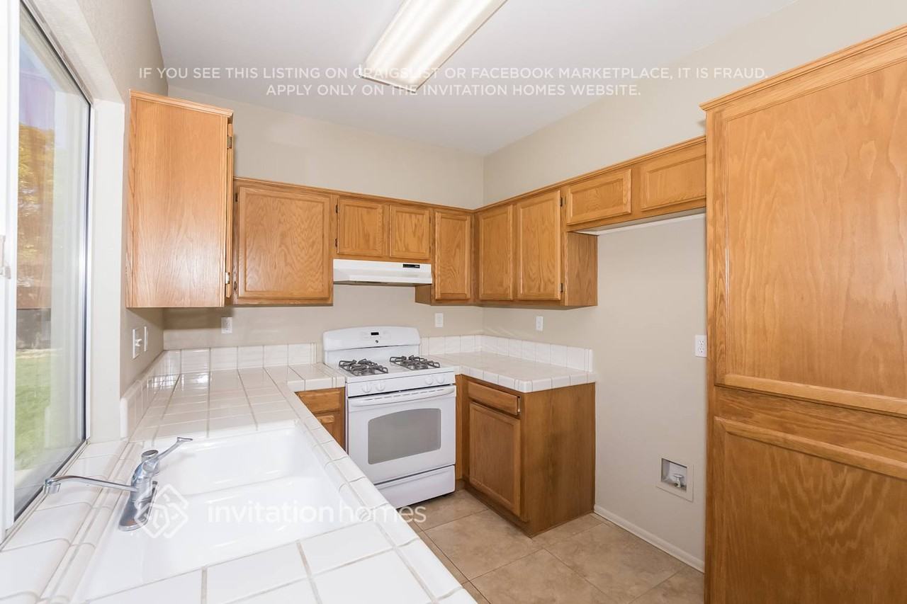 8710 Clear Star Ct - Photo 7 of 17