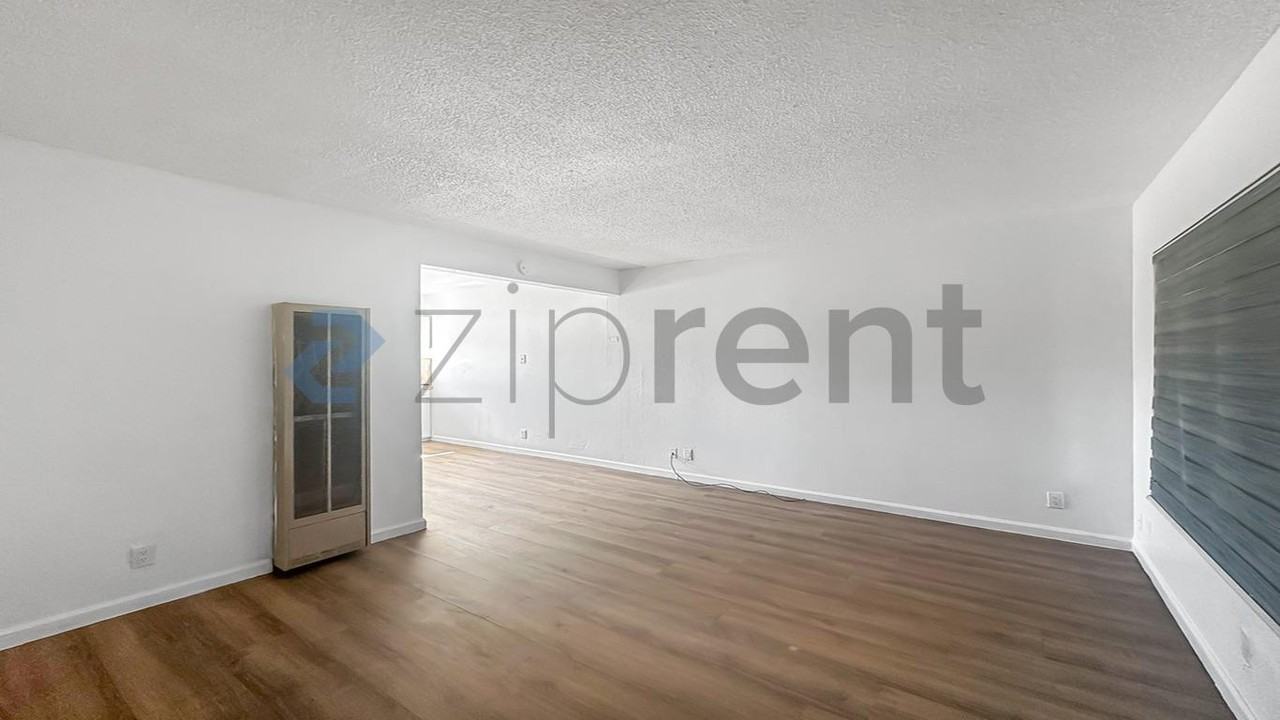132 W 18th St #14 - Photo 5 of 13