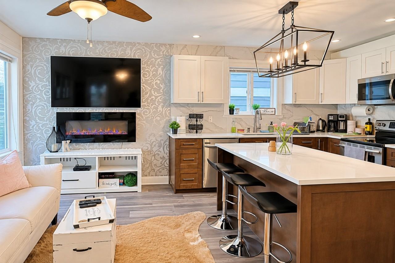 Luxury 2BR Suite in Bear Mountain | Prime Location - Photo 5 of 10