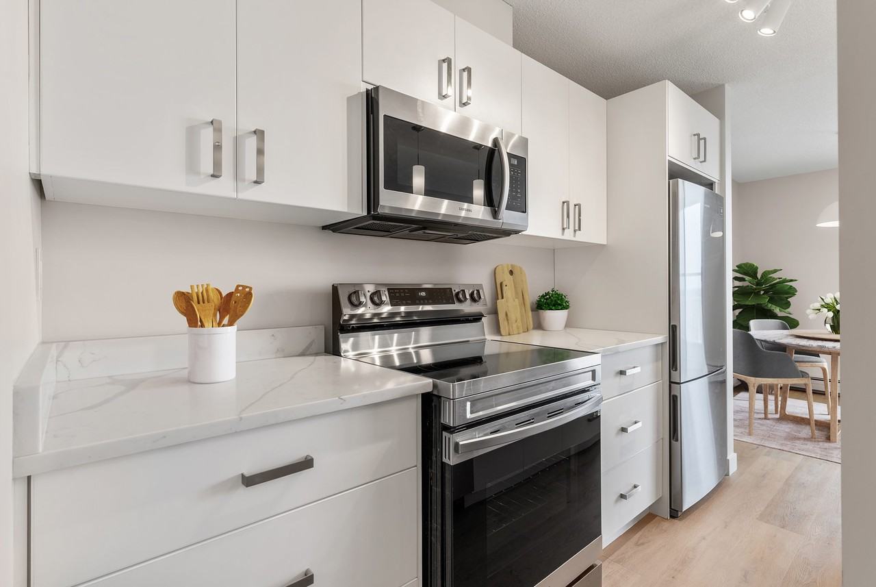 Legacy Tower | 1BR & 2BR High - Photo 3 of 27