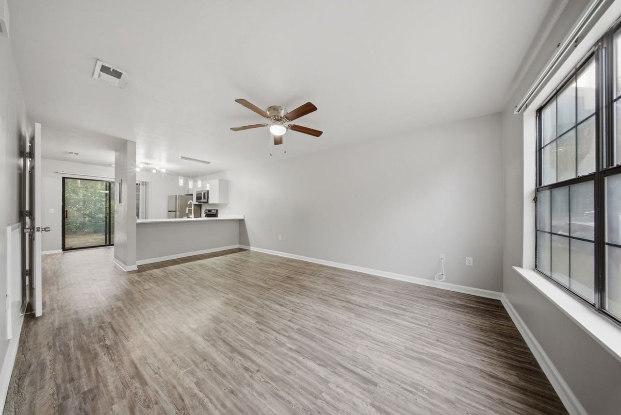 Dior Apartments Homes - Photo 2 of 14