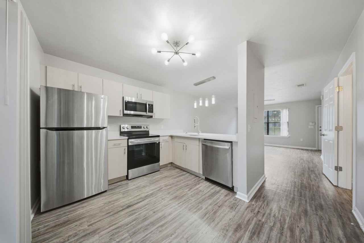 Dior Apartments Homes - Photo 4 of 14