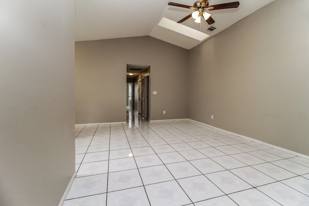 4342 Cloverleaf Pl - Photo 4 of 16