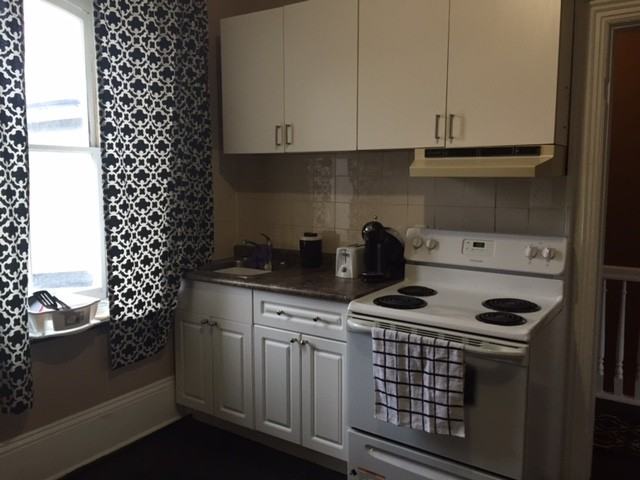 75 Suffolk St W - Photo 2 of 8
