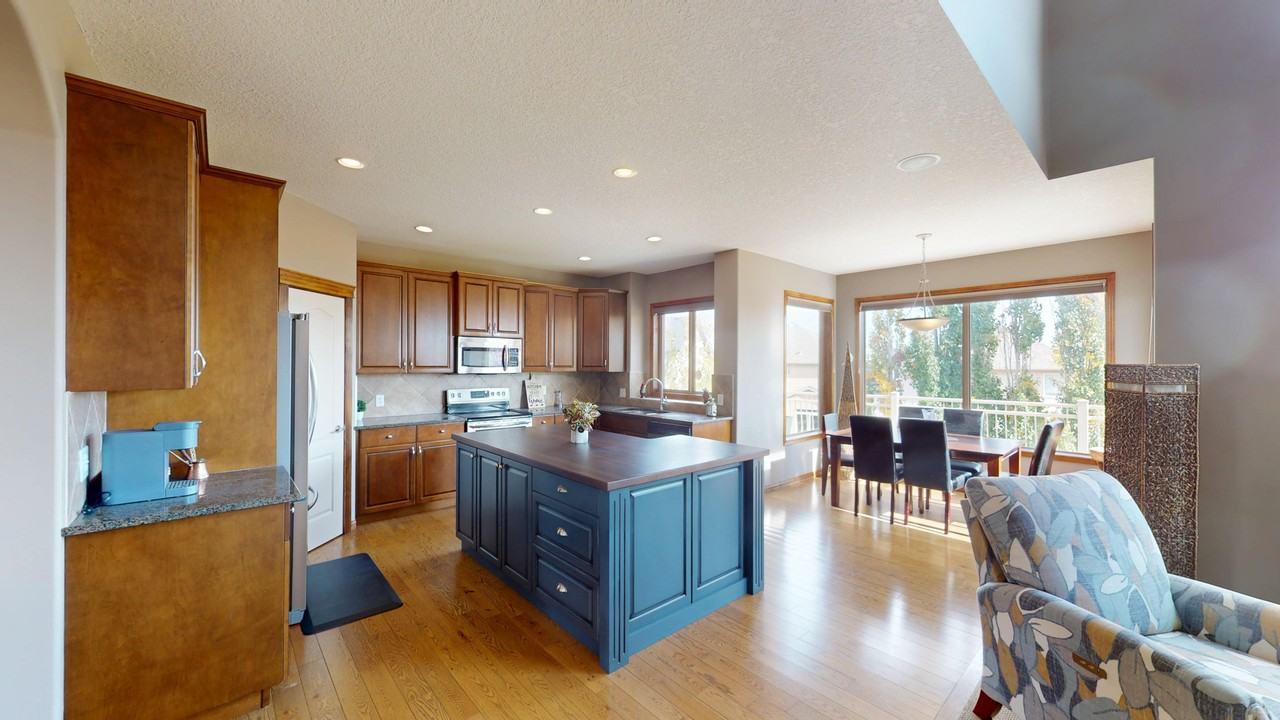 35 Tremblant Pt Sw - Photo 4 of 37