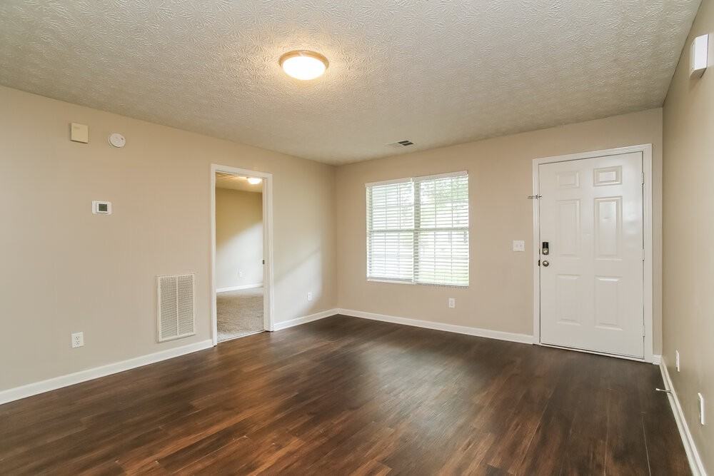 101 Whispering Pine Ln Ne - Photo 5 of 16