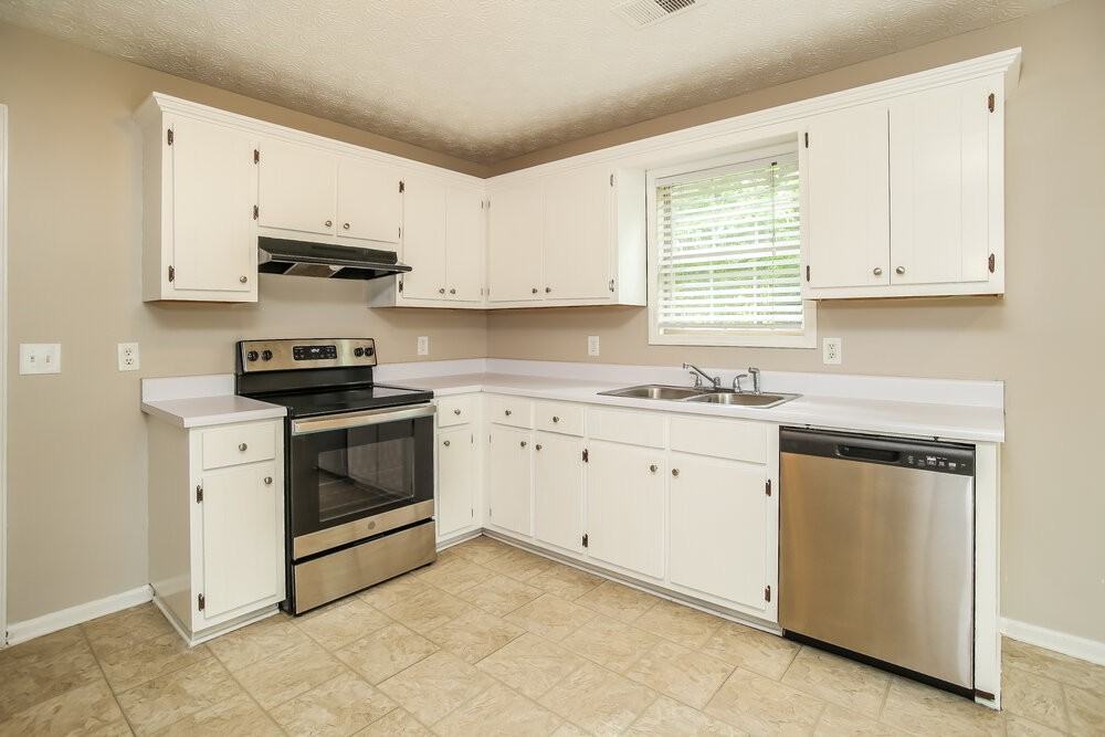 101 Whispering Pine Ln Ne - Photo 6 of 16