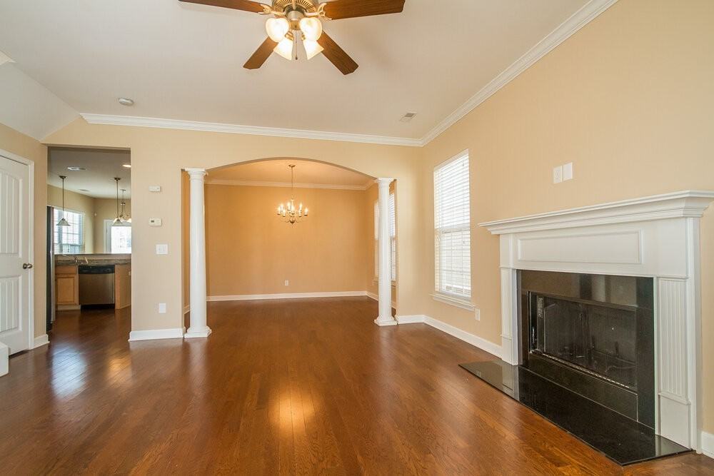2443 Cason Ln - Photo 3 of 16