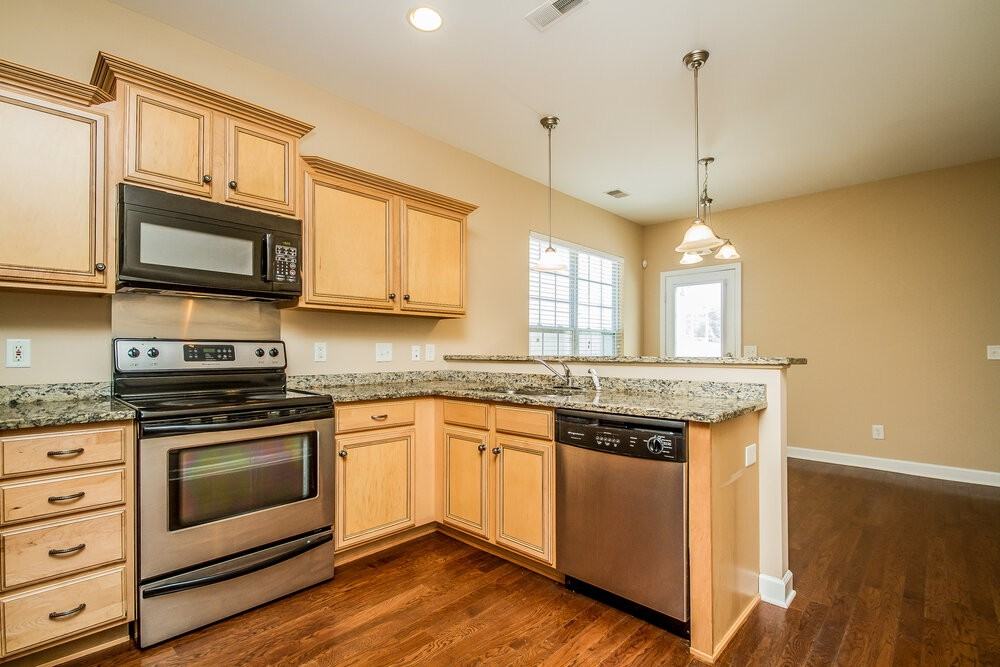 2443 Cason Ln - Photo 6 of 16