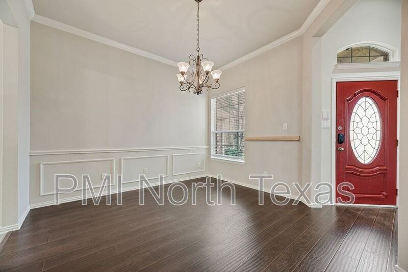 5544 Hidden Creek Ln - Photo 7 of 22