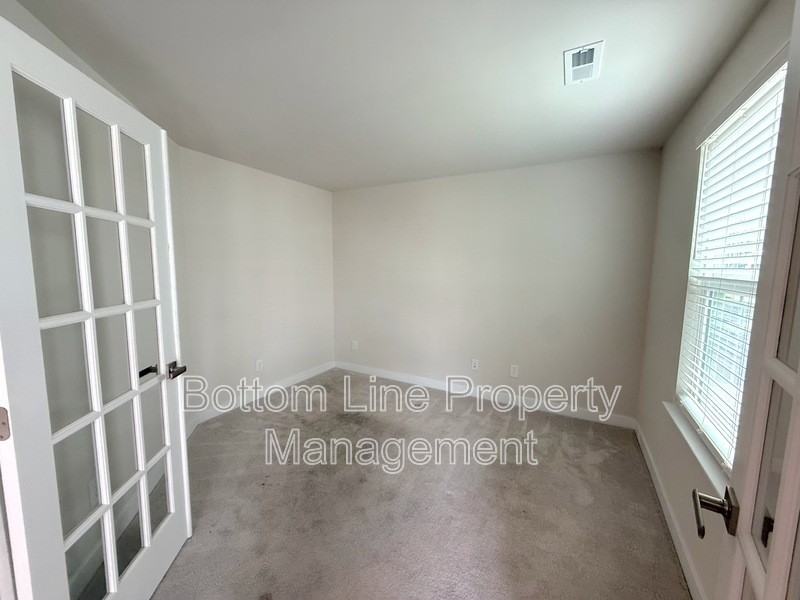 1121 Newell Towns Ln - Photo 4 of 32