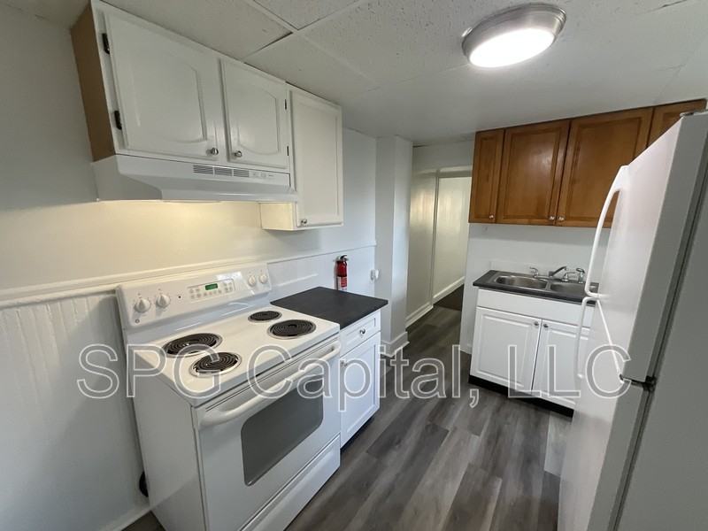 220 E North St - Photo 3 of 10