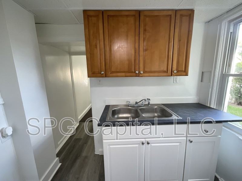 220 E North St - Photo 5 of 10
