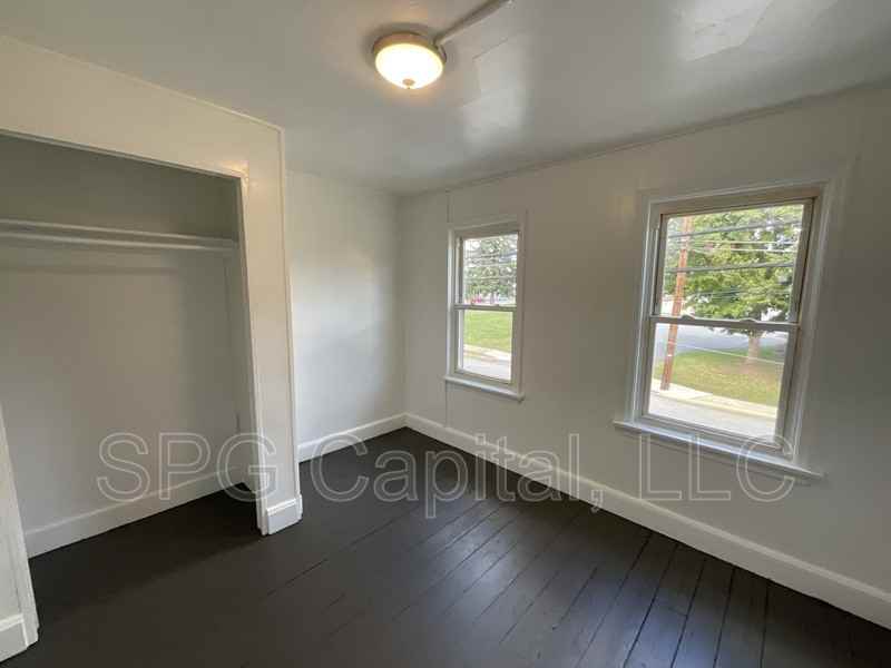 220 E North St - Photo 6 of 10