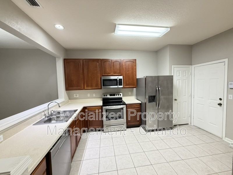 5162 Hawkstone Dr - Photo 3 of 15