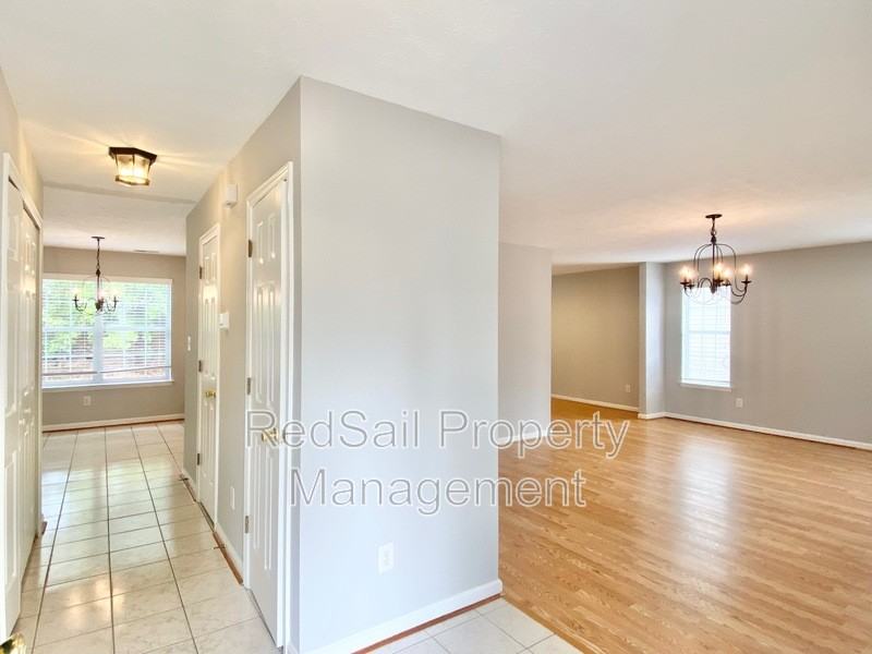 4221 Teakwood Dr - Photo 2 of 18