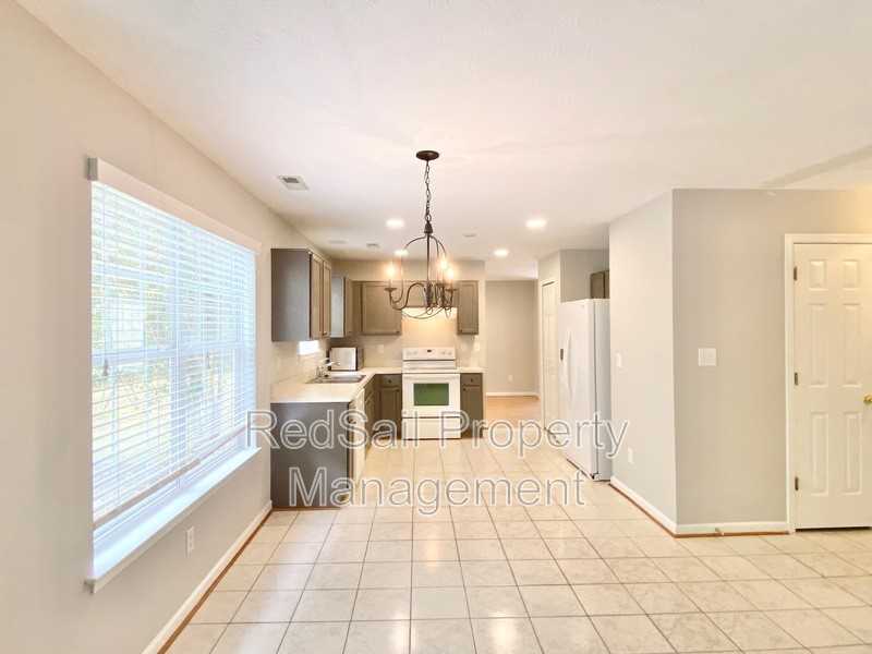 4221 Teakwood Dr - Photo 5 of 18