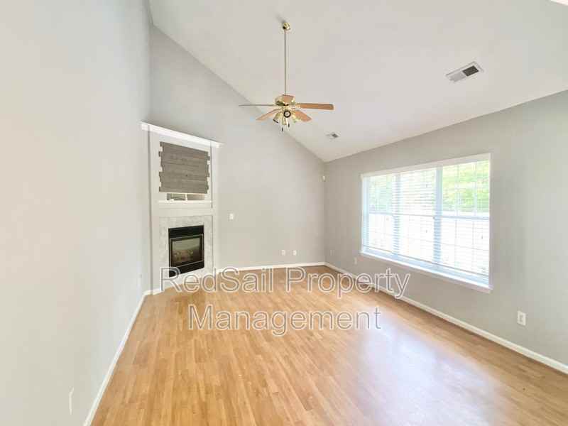 4221 Teakwood Dr - Photo 6 of 18