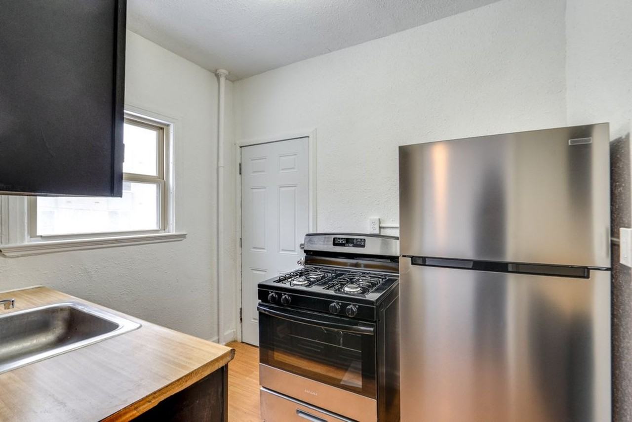 2840 S Moreland Blvd #9 - Photo 4 of 16