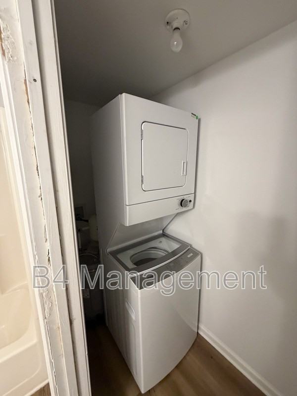 1844 E Main St #E - Photo 6 of 9