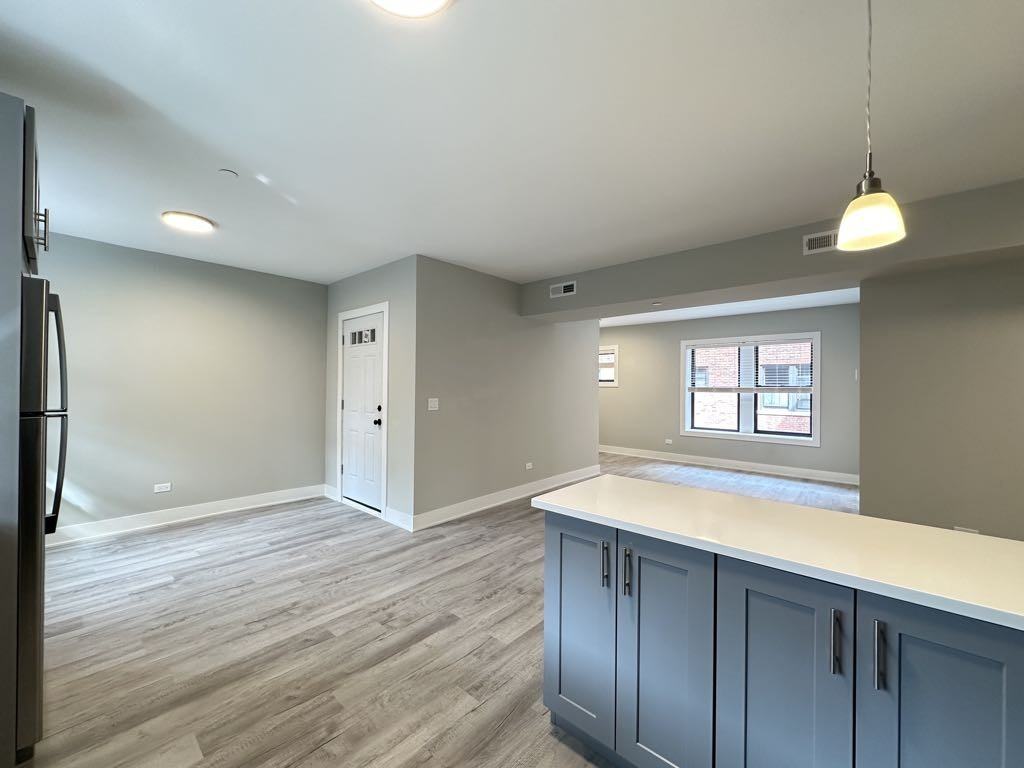 1135 Oak Ave #2W - Photo 5 of 21