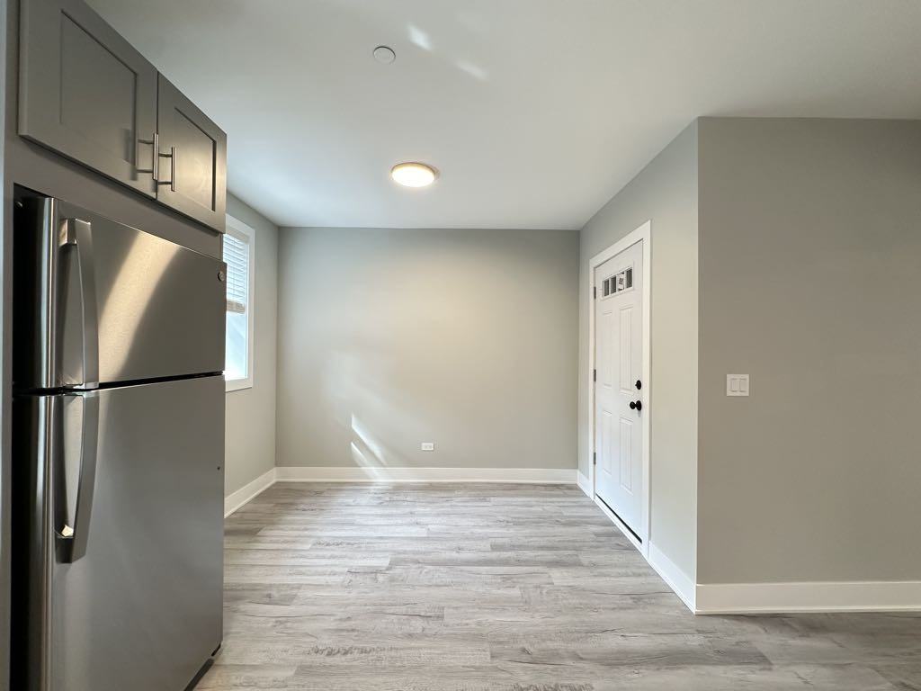 1135 Oak Ave #2W - Photo 6 of 21